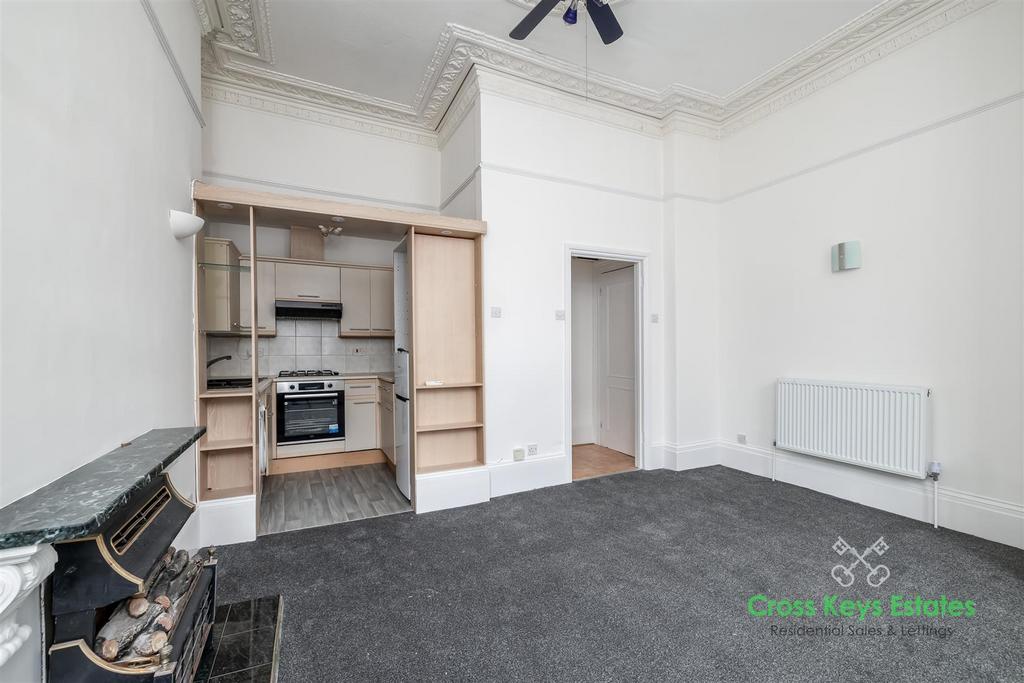 Sitting/Dining Room