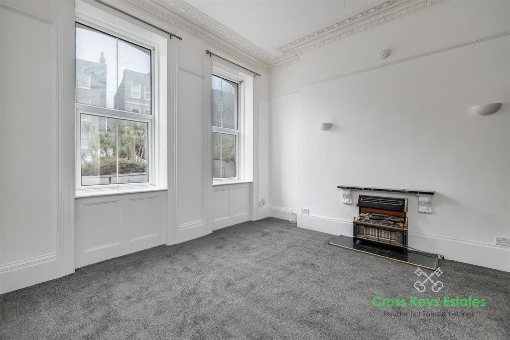 Sitting/Dining Room