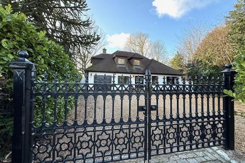 Pipers Pool Roundwood Avenue, Hutton, Brentwood, CM13 2NA