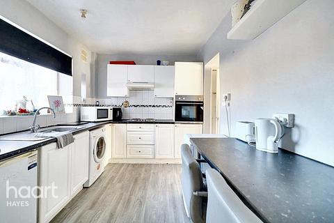 5, Groves House Bevin Road, Hayes, UB4 9JH