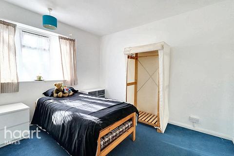 5, Groves House Bevin Road, Hayes, UB4 9JH