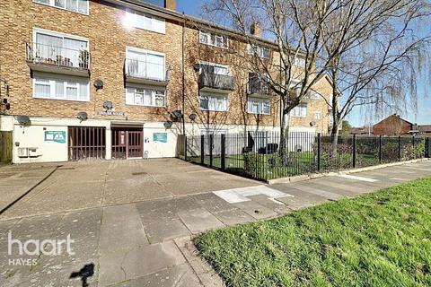 5, Groves House Bevin Road, Hayes, UB4 9JH