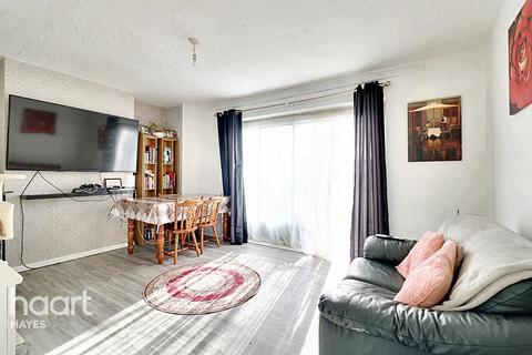 5, Groves House Bevin Road, Hayes, UB4 9JH