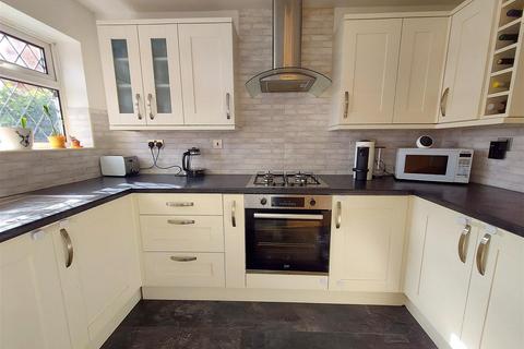 8 Derwent Drive, Bewdley, DY12 2PN
