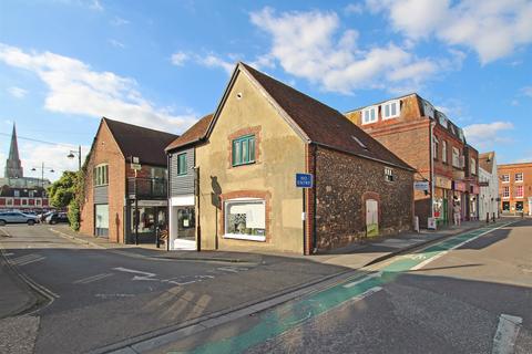 2 bedroom flat to rent, Baffins Court, Baffins Lane, Chichester, PO19
