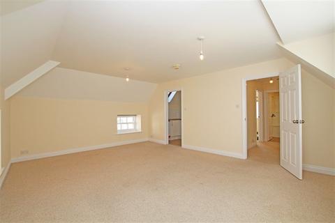 2 bedroom flat to rent, Baffins Court, Baffins Lane, Chichester, PO19