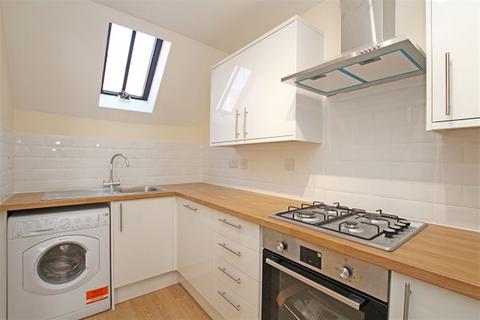 2 bedroom flat to rent, Baffins Court, Baffins Lane, Chichester, PO19