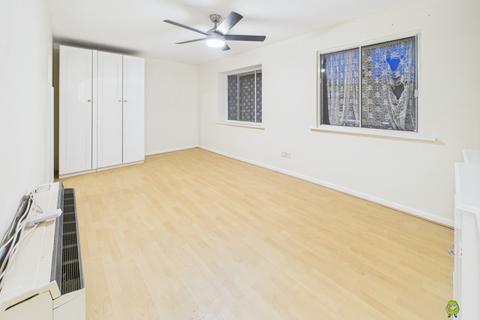 1 bedroom ground floor maisonette for sale, PEVERIL COURT, CLIFTON WALK, DARTFORD, KENT, DA2