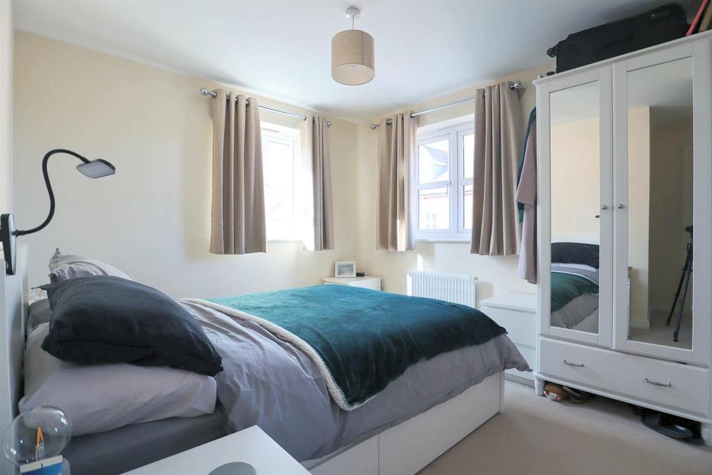 Bedroom 1.jpg