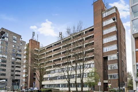 1 bedroom flat for sale, Upper Richmond Road, London, London, SW15