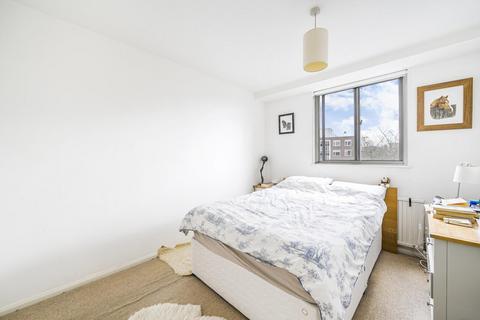 1 bedroom flat for sale, Upper Richmond Road, London, London, SW15