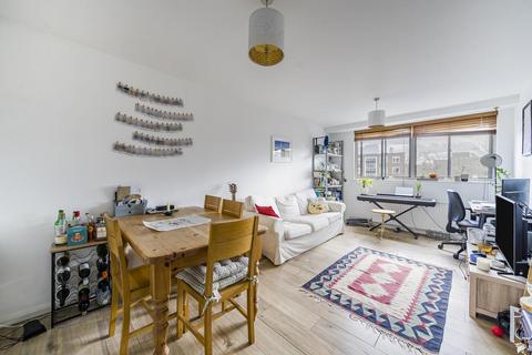 1 bedroom flat for sale, Upper Richmond Road, London, London, SW15