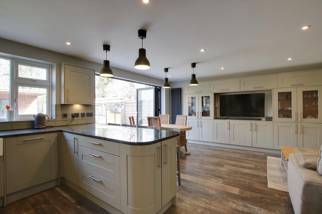 Kitchen dining room