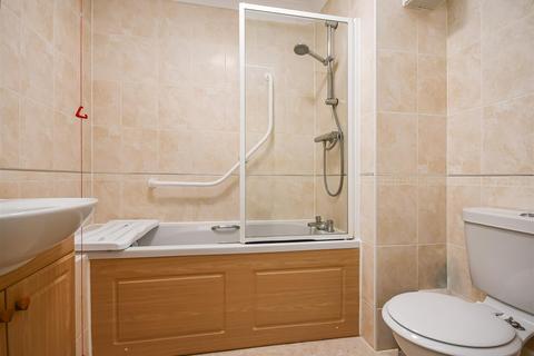 1 bedroom flat for sale, 42 Wombrook Court, Wombourne, Wolverhampton