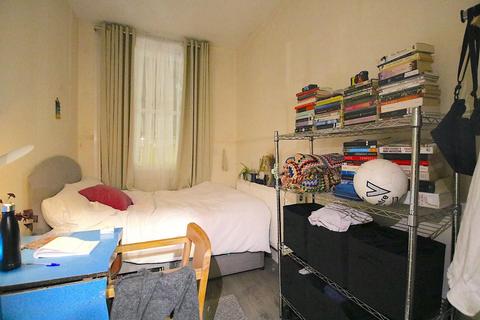 4 bedroom flat to rent, Bethnal Green Road, London E2