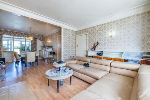 4 bedroom semi-detached house for sale, Robson Road, NW10 3SG