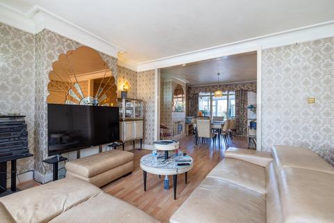 4 bedroom semi-detached house for sale, Robson Road, NW10 3SG