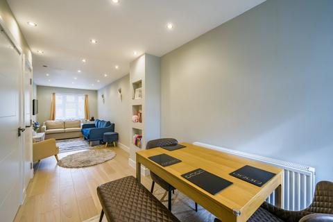 Flora Mews, Plumstead