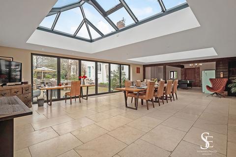 6 bedroom detached house for sale, Easthampstead Road, Wokingham, RG40