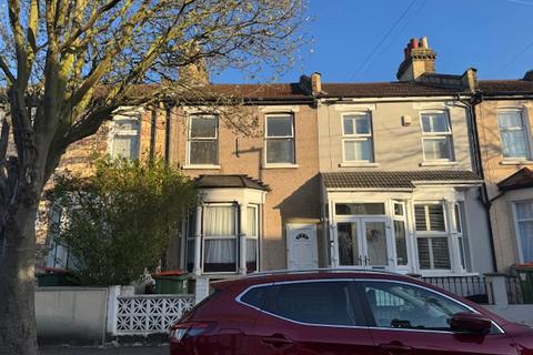 1 bedroom flat to rent, Sutton Court Road, London E13
