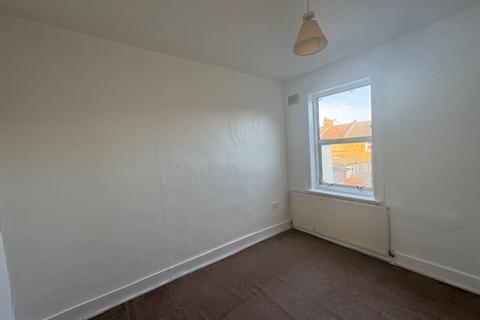 1 bedroom flat to rent, Sutton Court Road, London E13