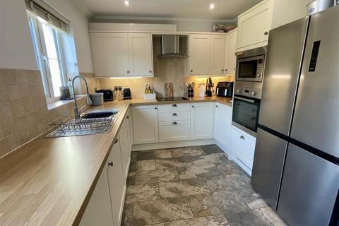 65 Carmarthen Road, Cross Hands, Llanelli, SA14 6SU