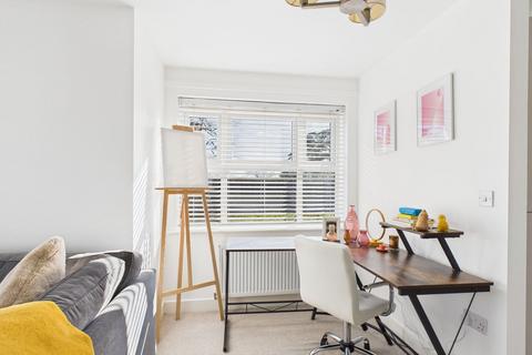 1 bedroom ground floor flat for sale, Timms Close, Horsham RH12