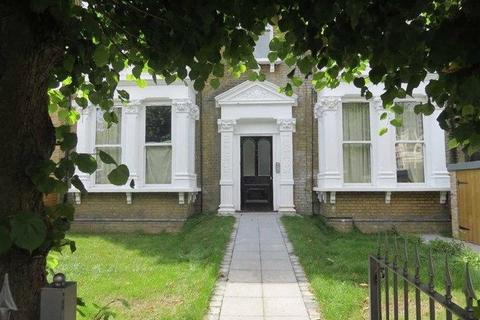 2 bedroom flat to rent, Queens Road, Leytonstone E11