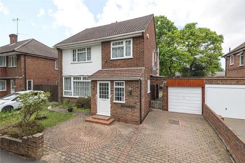 4 bedroom detached house to rent, East Hill, Woking GU22