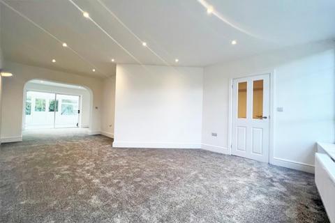 4 bedroom detached house to rent, East Hill, Woking GU22
