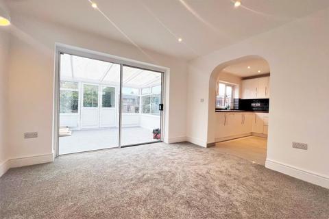4 bedroom detached house to rent, East Hill, Woking GU22