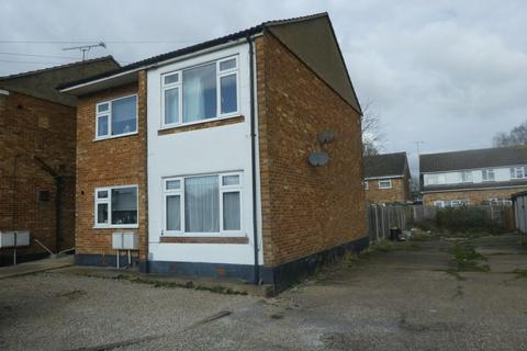 2 bedroom maisonette for sale, Hurtswood Ave Pilgrims Hatch Brentwood cm15 9ht