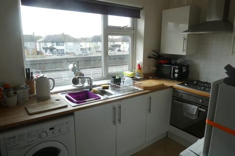 2 bedroom maisonette for sale, Hurtswood Ave Pilgrims Hatch Brentwood cm15 9ht