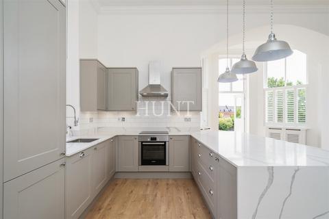 3 bedroom apartment to rent, Brandesbury Square, Repton Park, Woodford Green, Essex