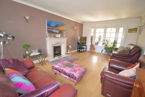 4 bedroom detached house for sale, Ligo Avenue, Aylesbury HP22