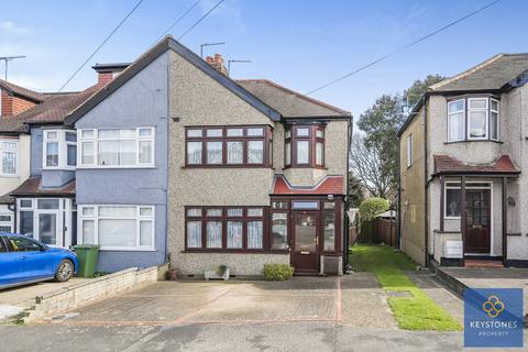 38 The Drive, Collier Row, Romford, RM5 3TR