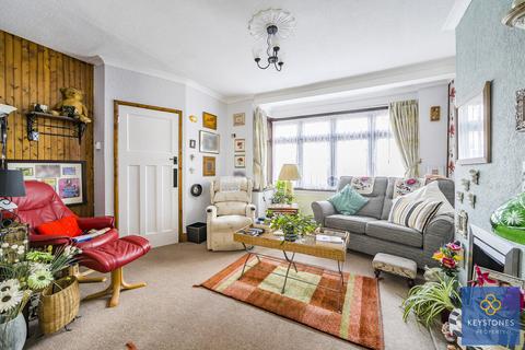 38 The Drive, Collier Row, Romford, RM5 3TR