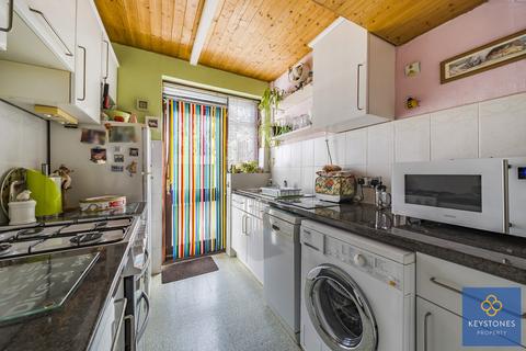 38 The Drive, Collier Row, Romford, RM5 3TR
