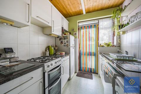 38 The Drive, Collier Row, Romford, RM5 3TR