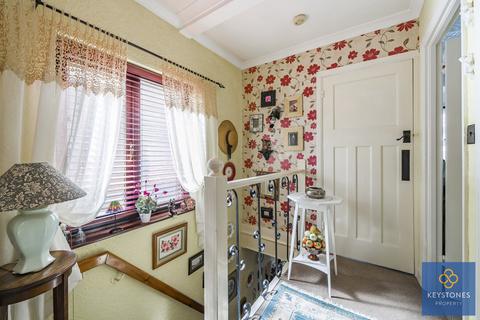 38 The Drive, Collier Row, Romford, RM5 3TR