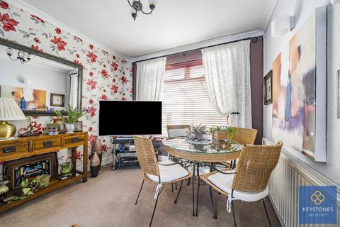 38 The Drive, Collier Row, Romford, RM5 3TR