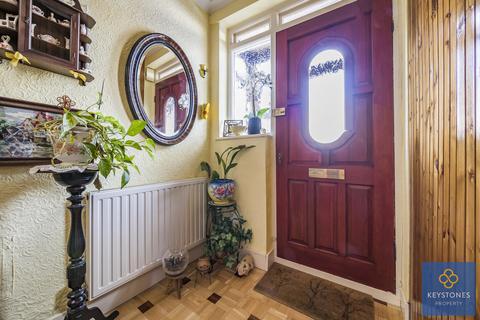 38 The Drive, Collier Row, Romford, RM5 3TR