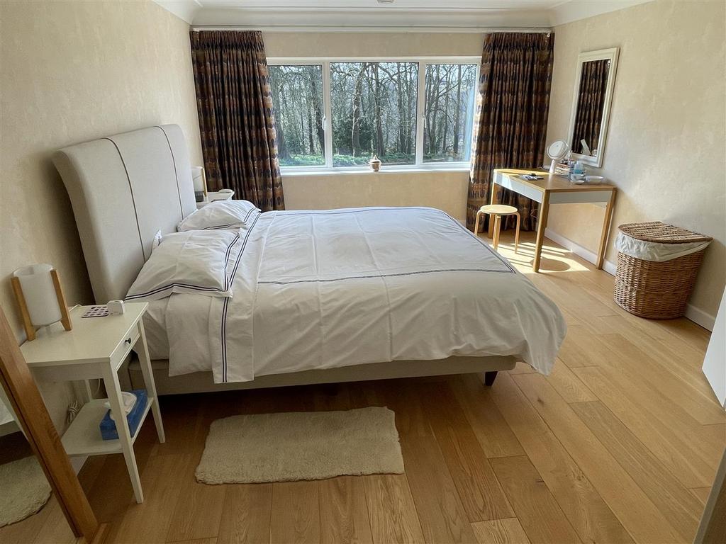 Bedroom 1.JPG