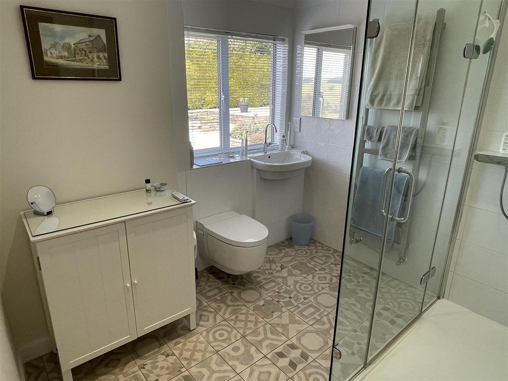 Shower Room.JPG