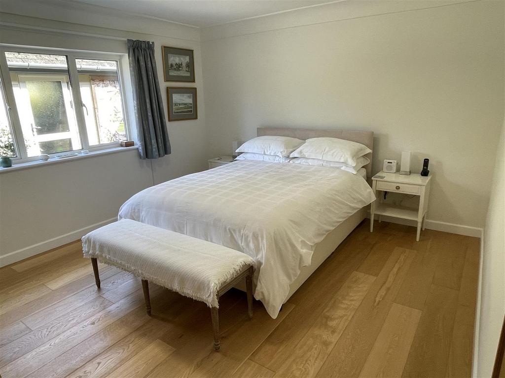 Bedroom 2.JPG