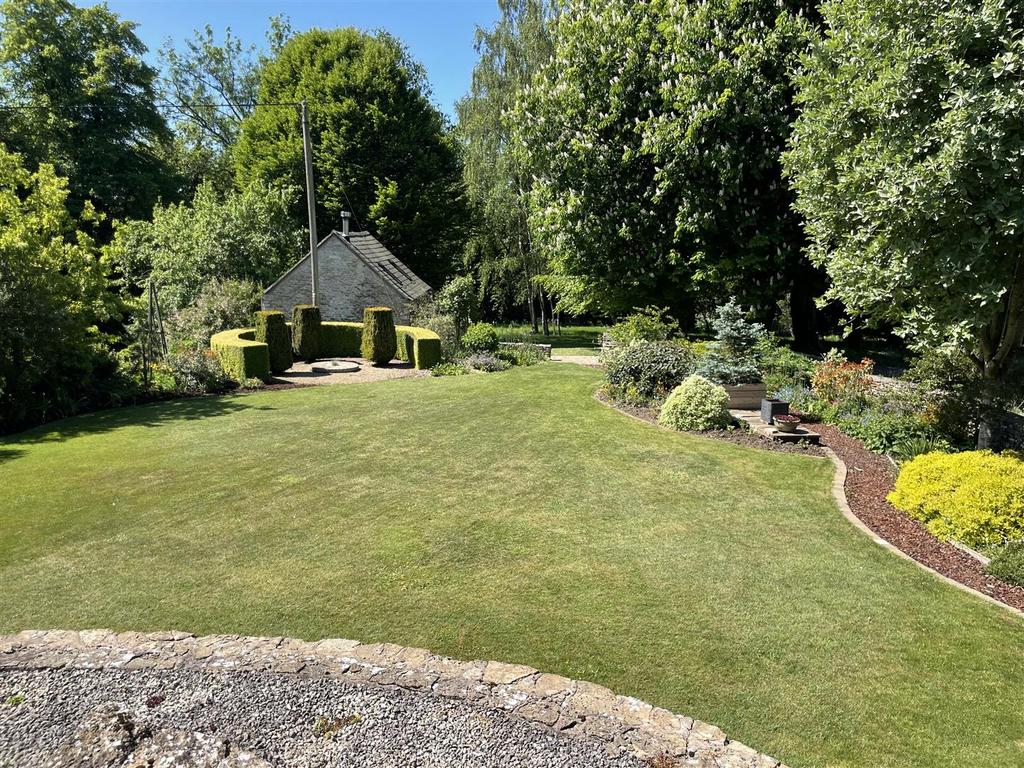 The Garden to Bothy.JPG