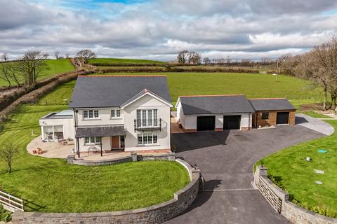 4 bedroom detached house for sale, Pedrheol, Llanddarog