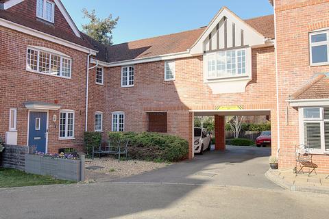 24 Foundry Close, Hook, RG27 9JD