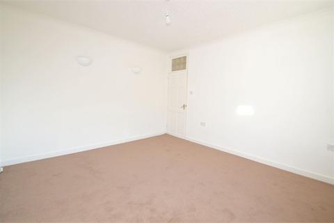 2 bedroom maisonette to rent, Abbey Road, Bexleyheath, DA7