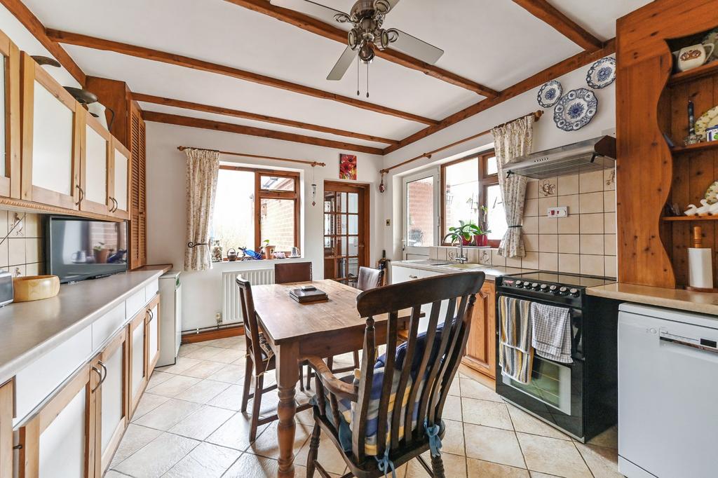 Kitchen/Dining